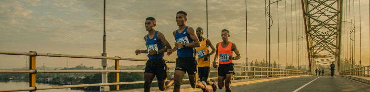 Hombres corriendo un maraton